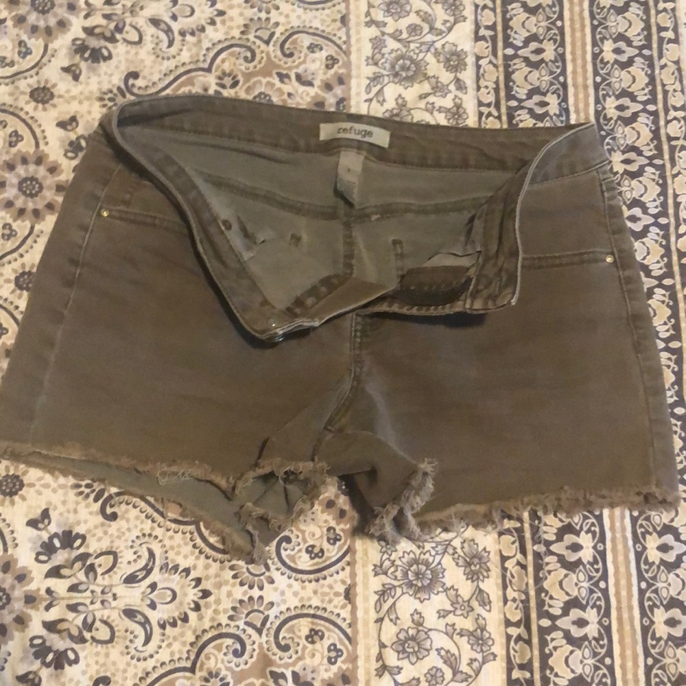Olive green stretchy jean material shorts